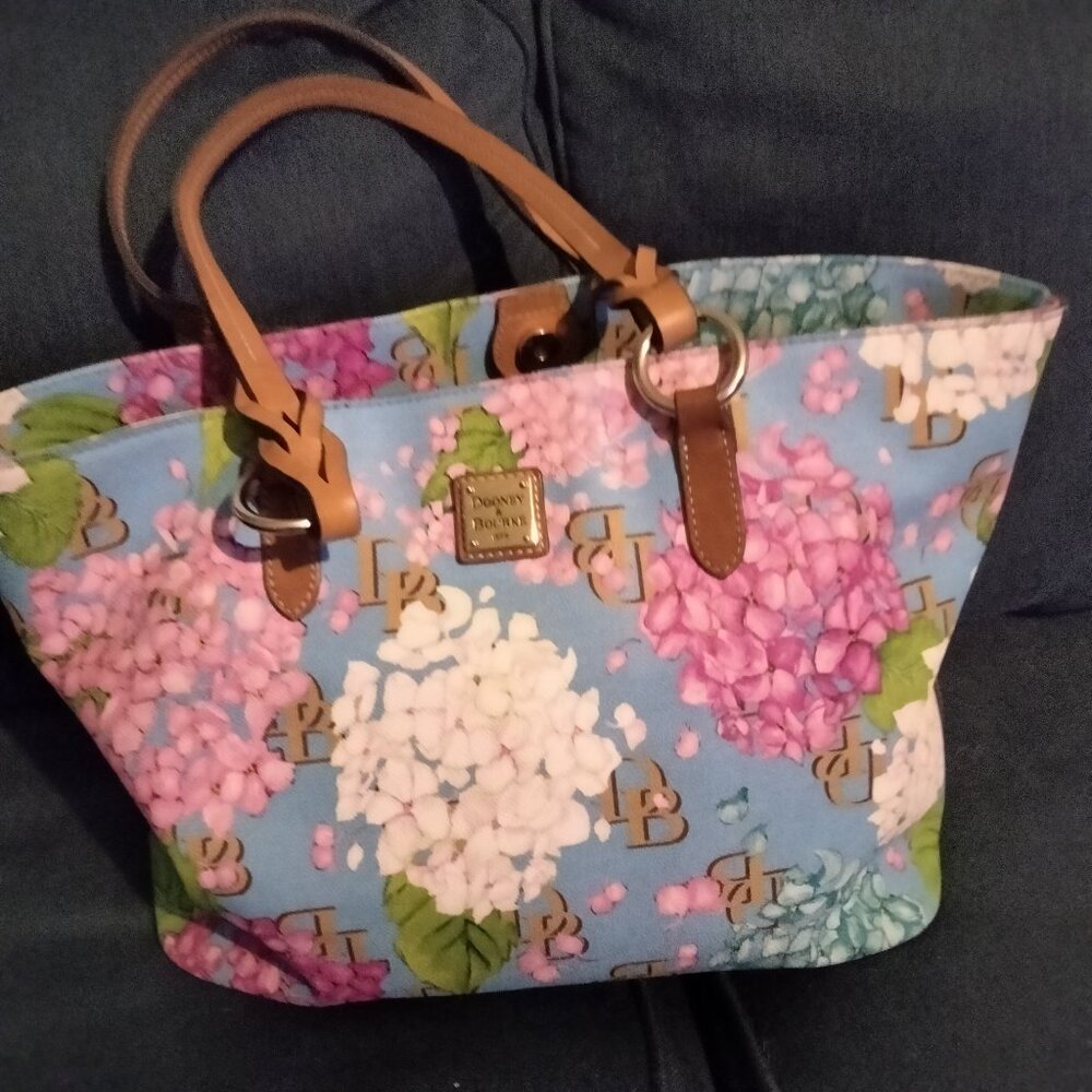 Hydrangea Monogram Nelly Tote Dooney&Bourke Handbag - Picture 1 of 9